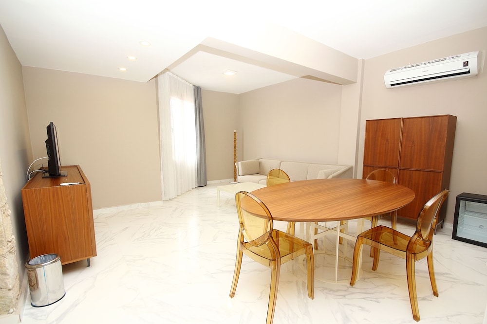 Vega Aparts & Residences 20/50