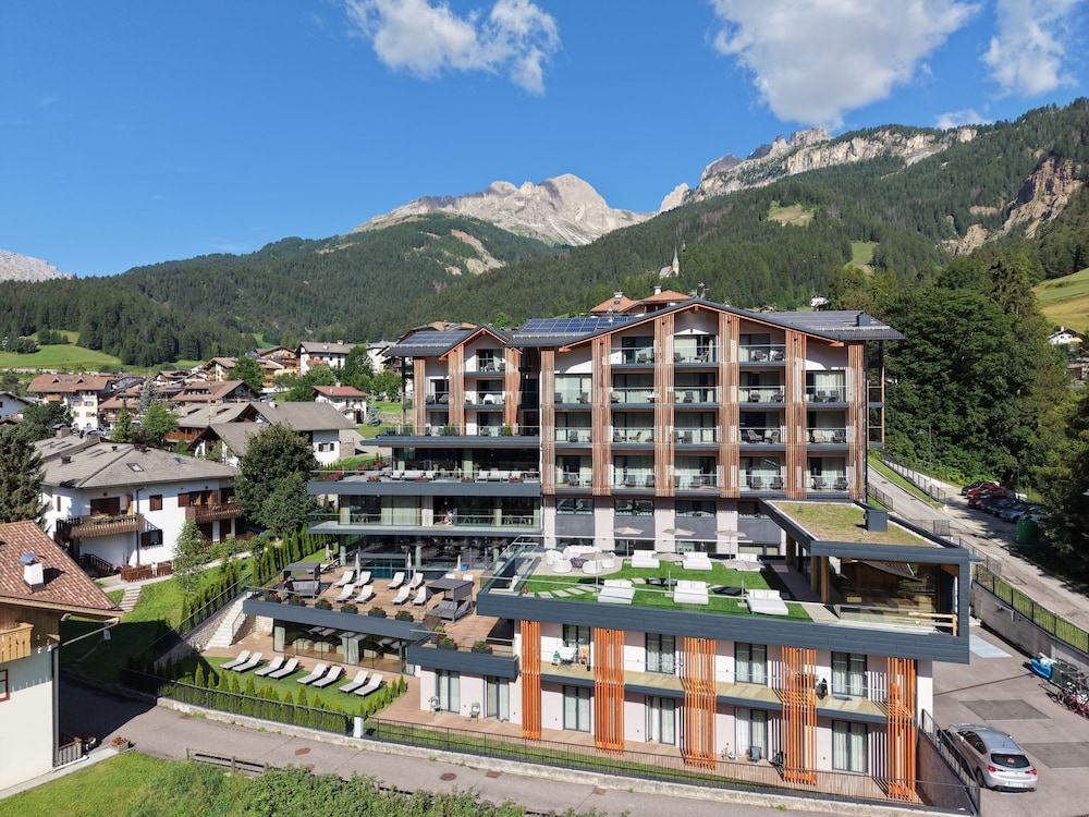 Hotel Ciampedie 5/52