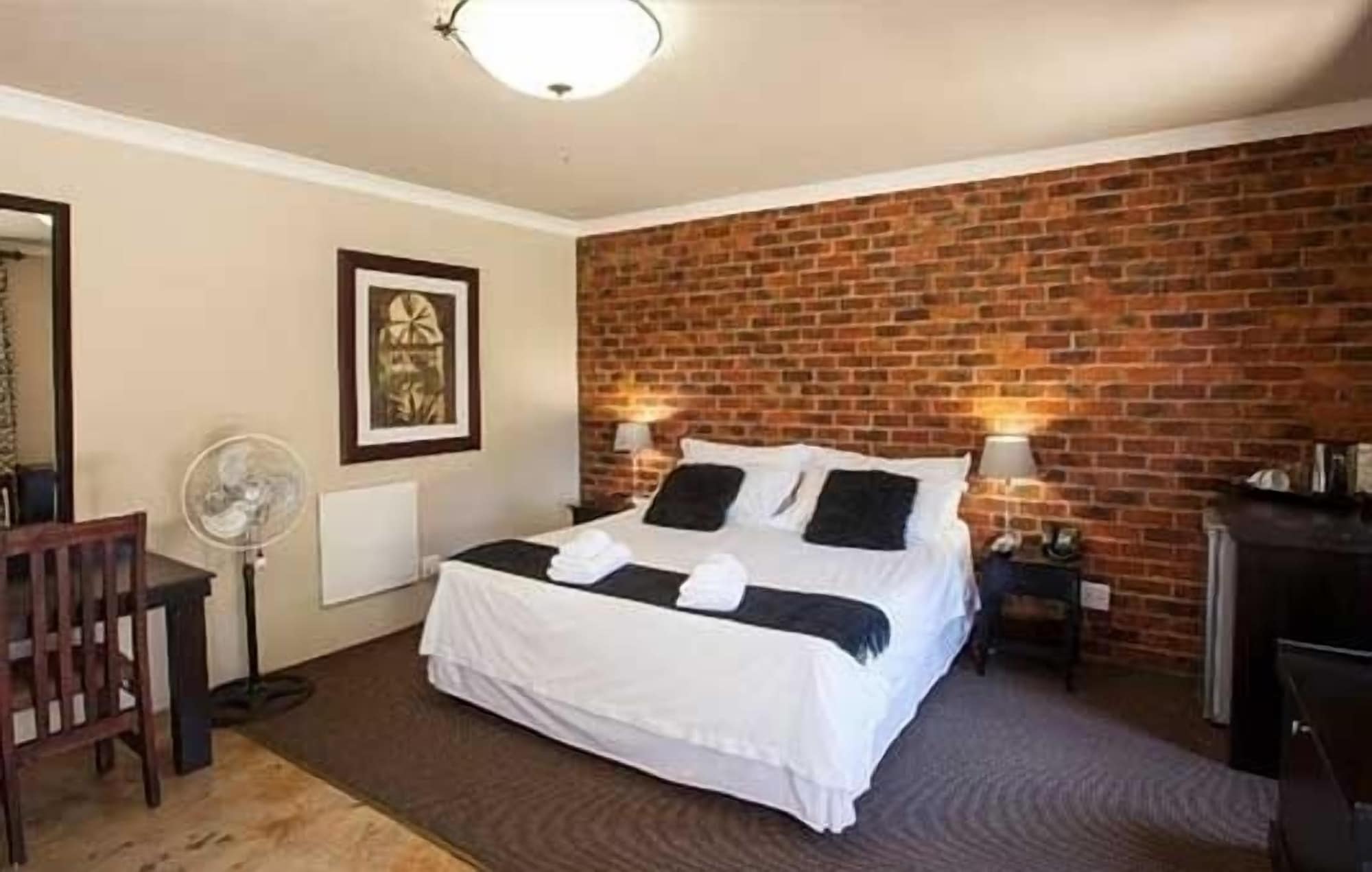 LUXURY, SUITE