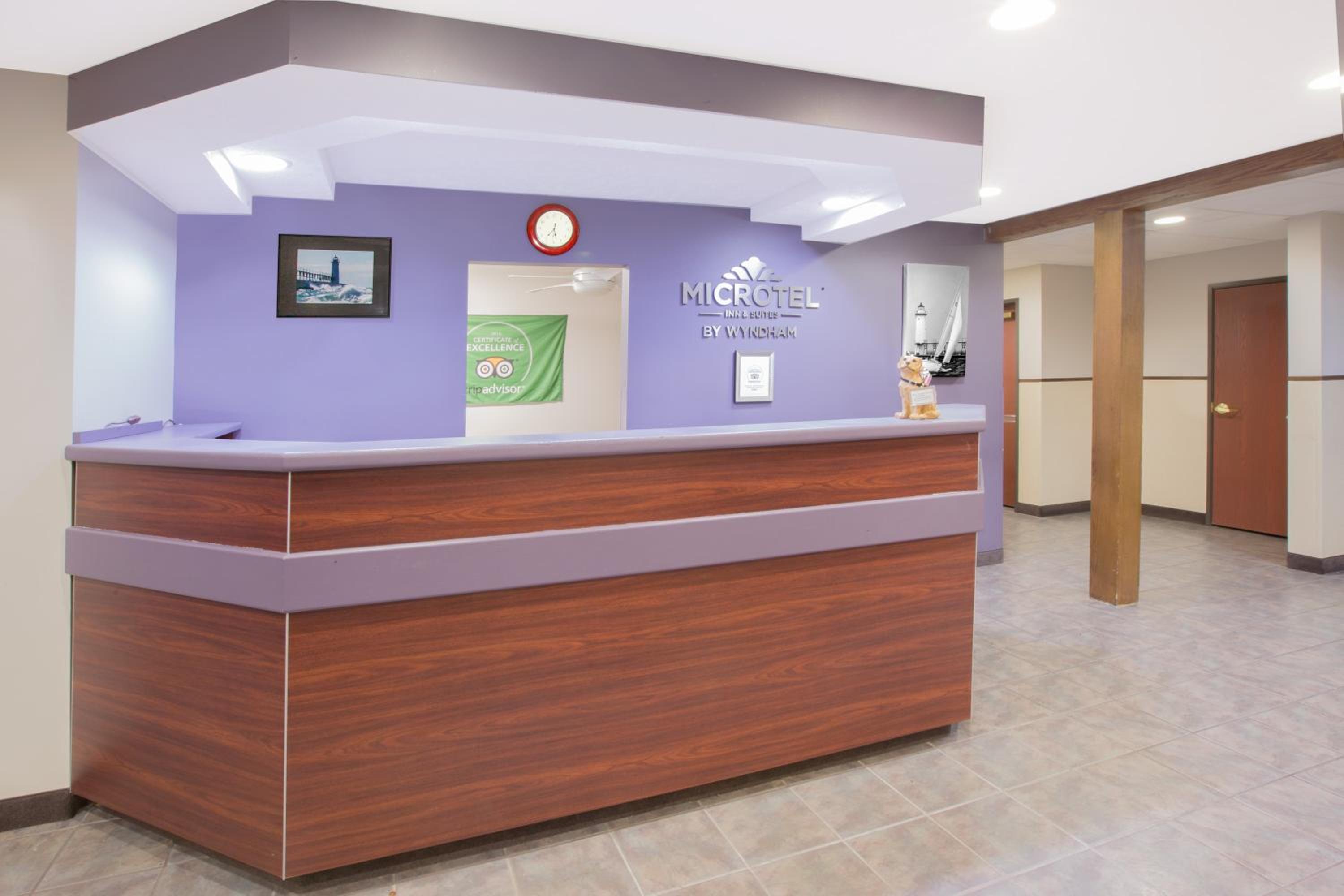 Microtel Inn & Suites by Wyndham Manistee 2/50