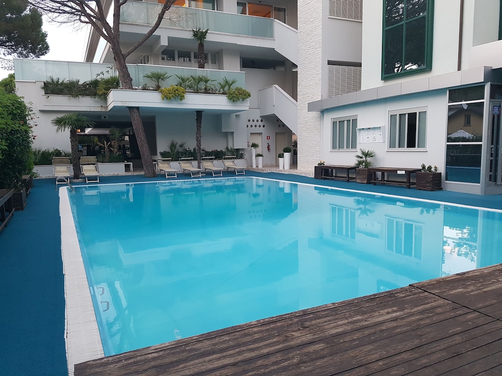 Hotel Sorriso 48/50