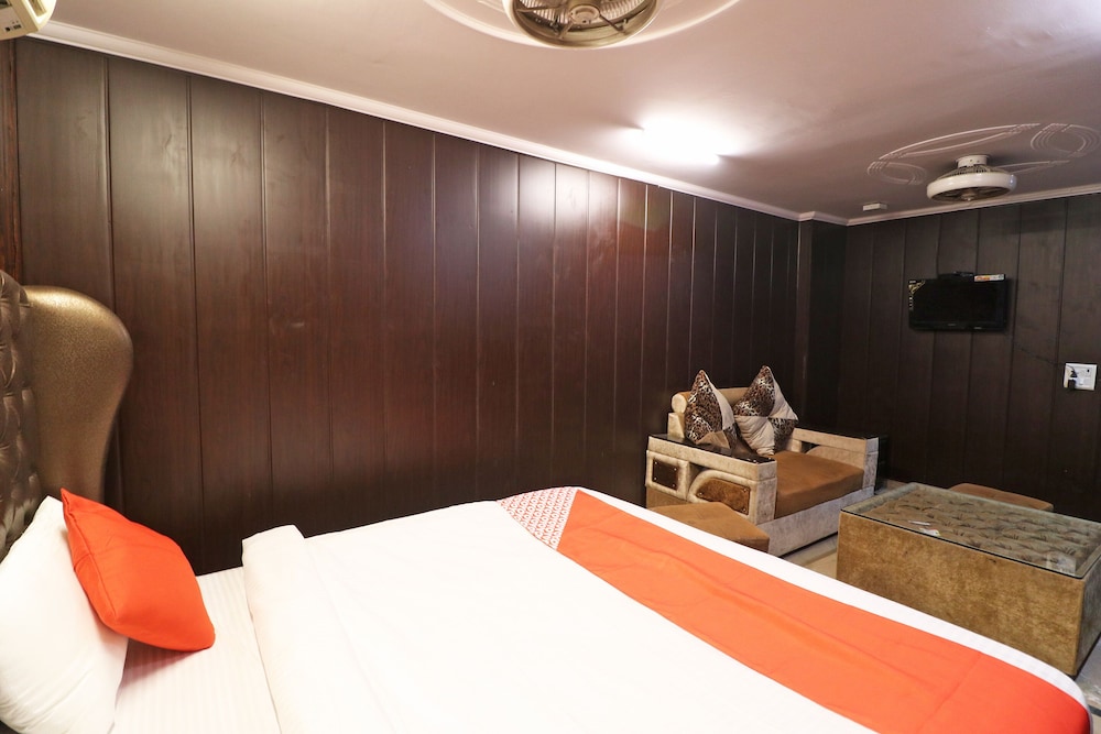 Oyo 15763 Hotel Grand Inn 13/19
