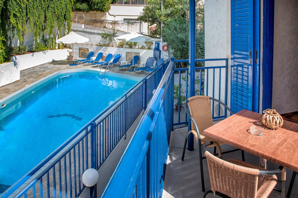 Amazona Apartments 44/50