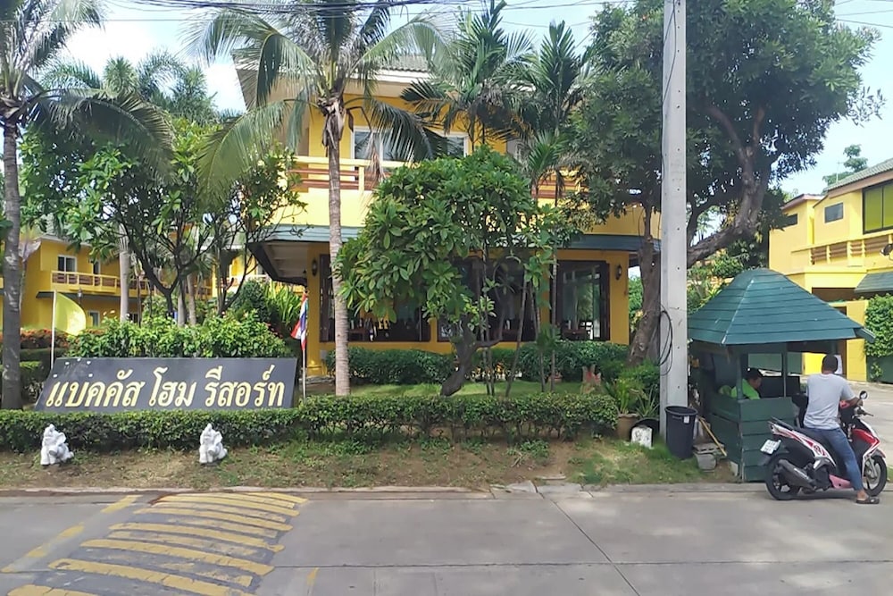Bacchus Home Resort 68/77