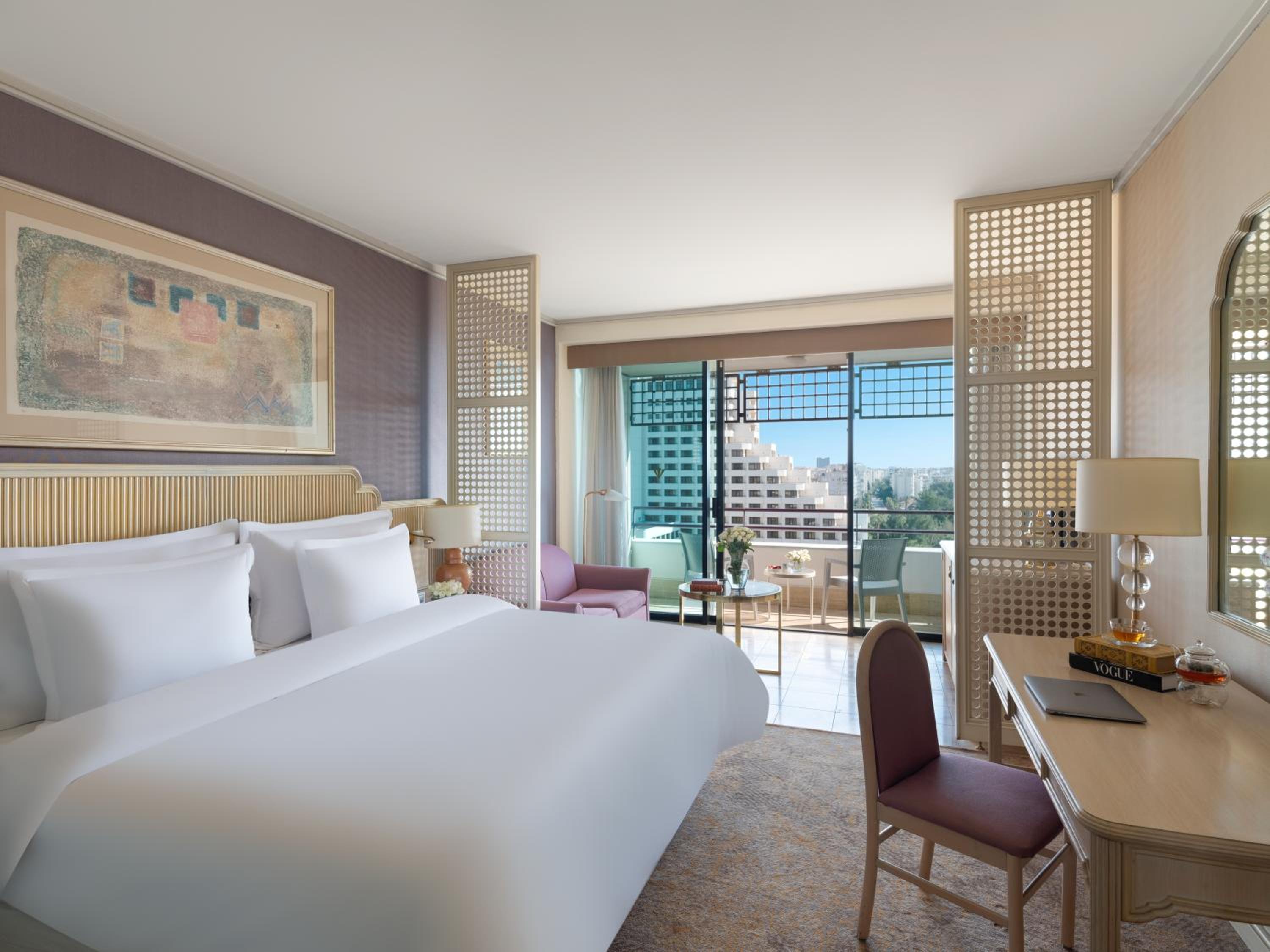 Standard, King Bed, Side Sea View