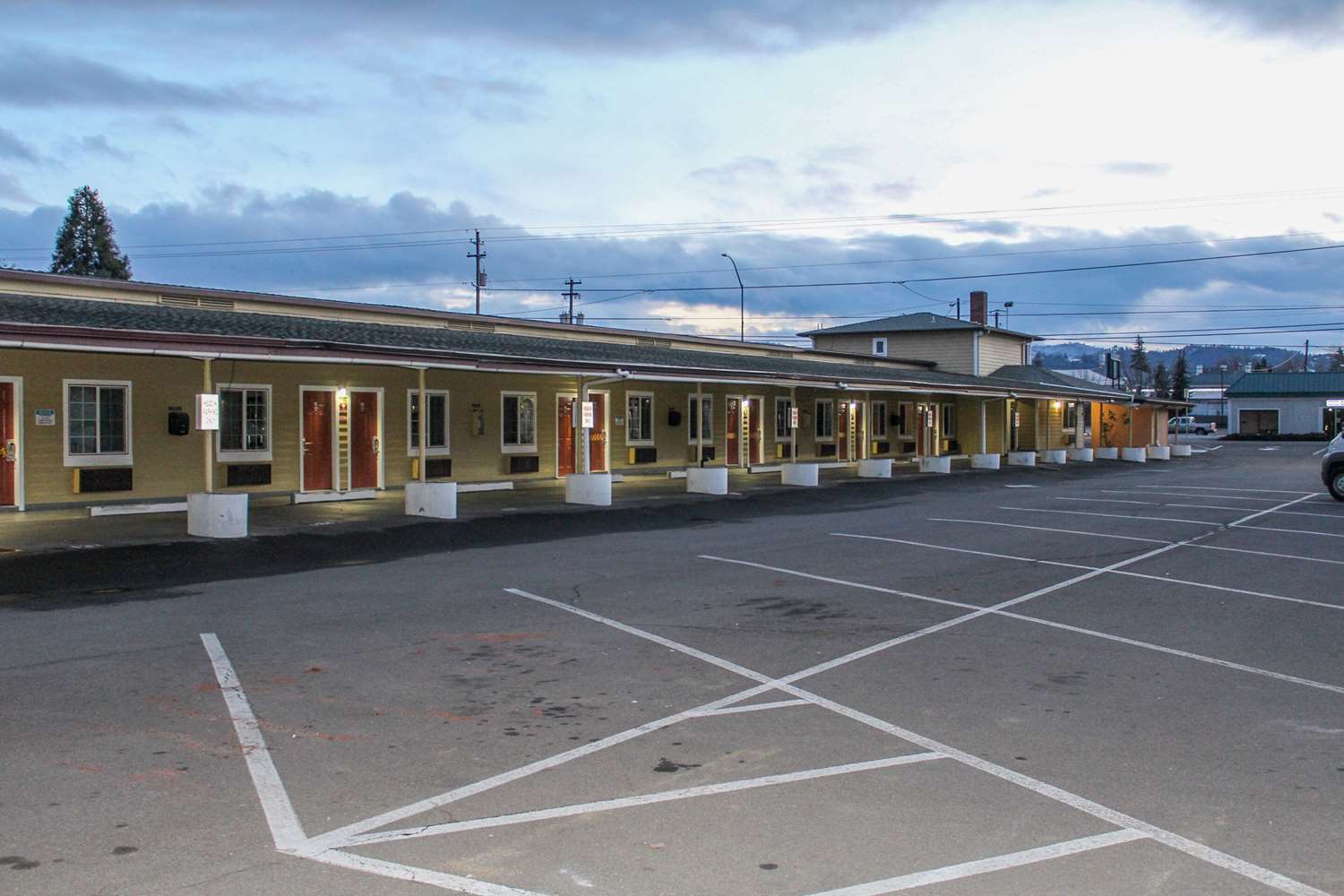 Rodeway Inn Medford South I-5 12/12