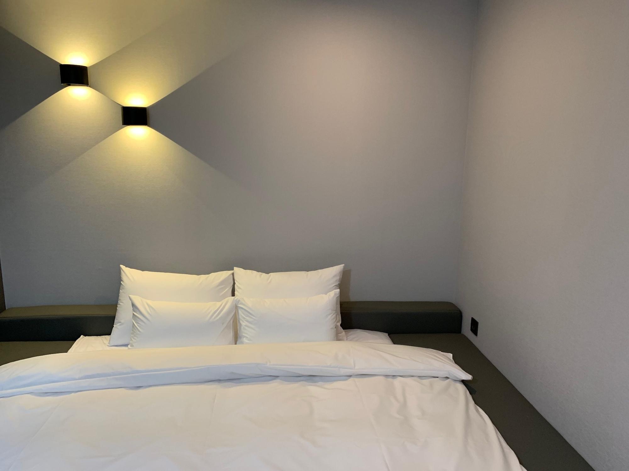 Hotel Society 22/54