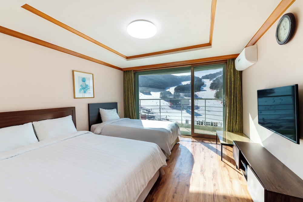 Standard, Triple, 1 Double and 1 Single Bed