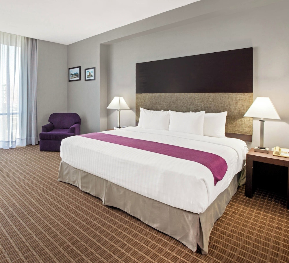 Standard, King Bed