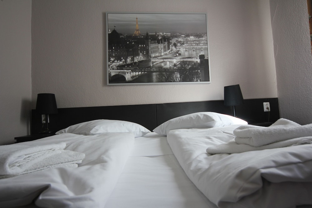 Hotel Carlton 18/50