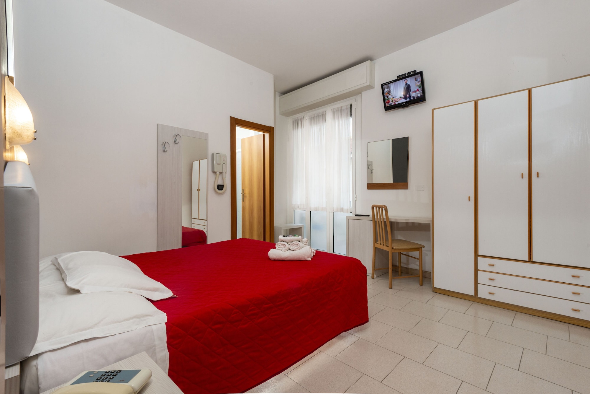 STANDARD, DOUBLE OR TWIN BED