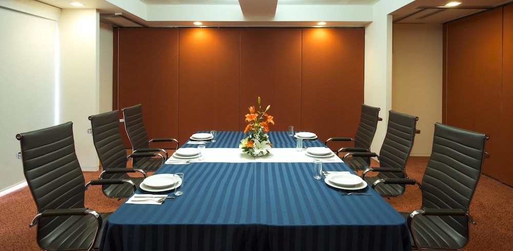 Hotel VM Express Queretaro 44/47