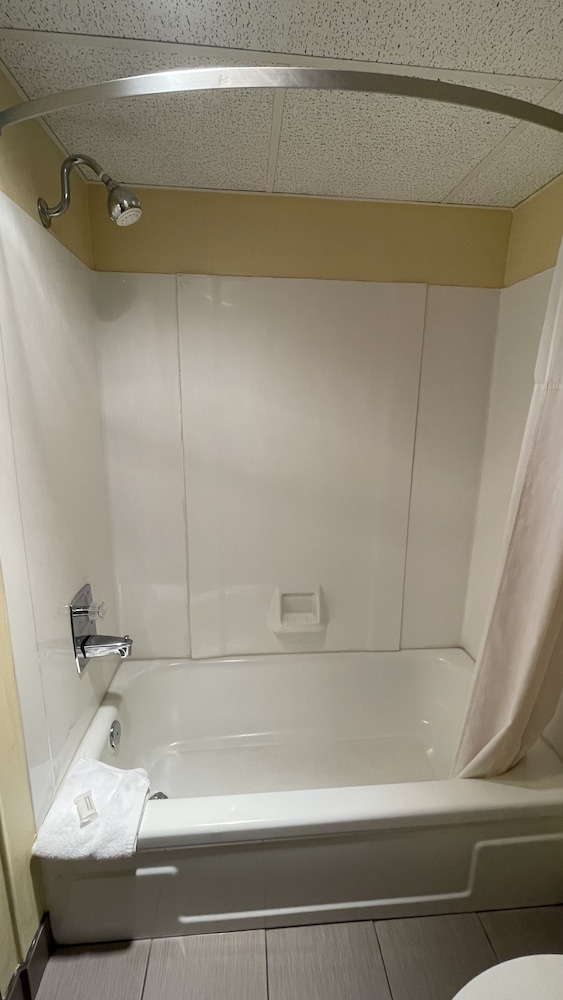 Days Inn by Wyndham Salina South 28/60