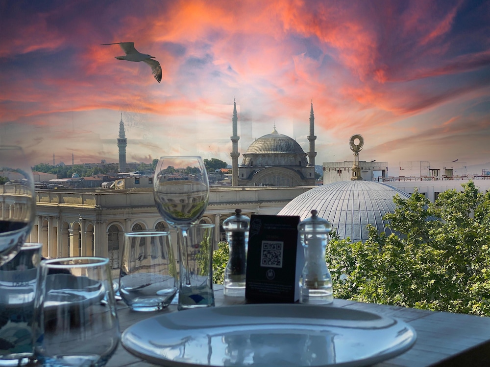 AHC Ayasofya Hotel (Special Class) 55/60