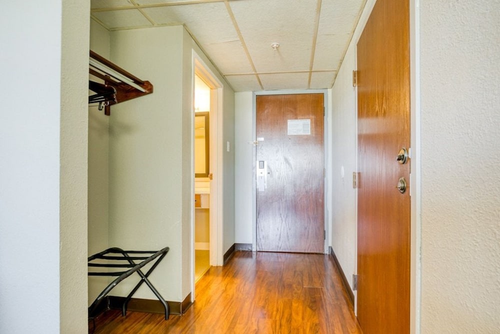 FairBridge Inn Express Monroe City 14/28