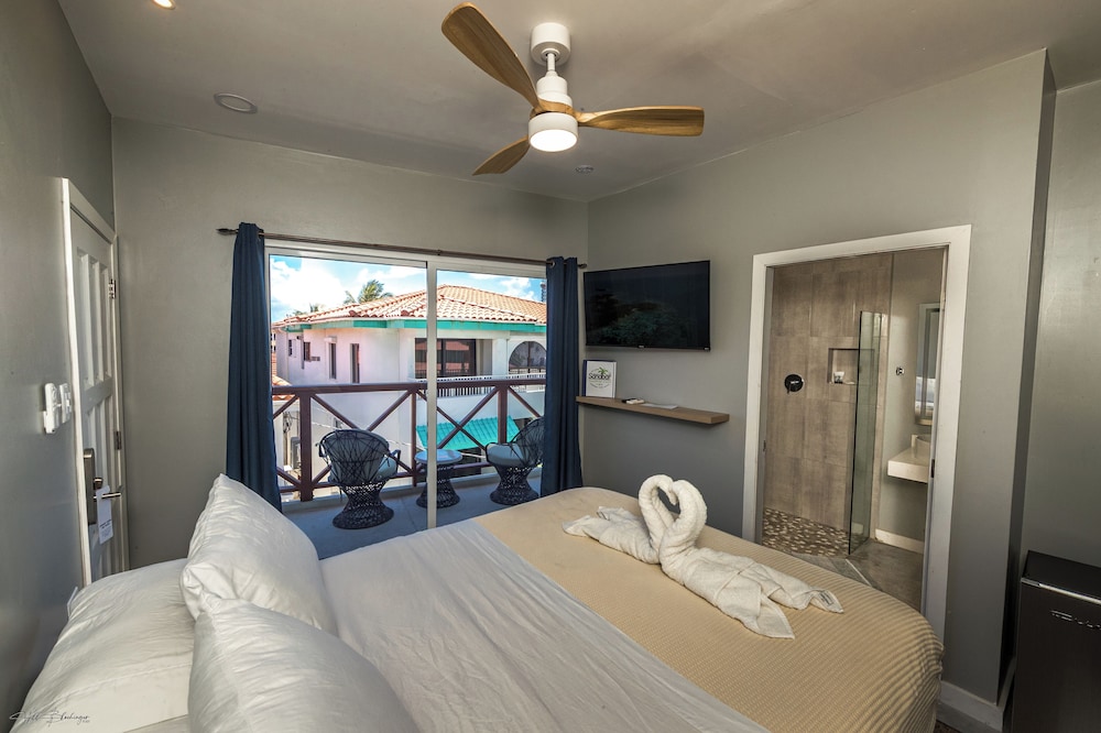 Sandbar Beachfront Hostel And Restaurant 17/74
