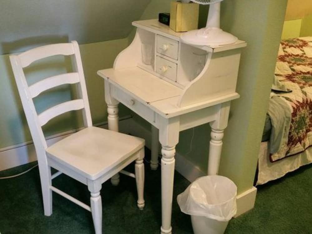 Geiger Victorian Bed and Breakfast 11/25