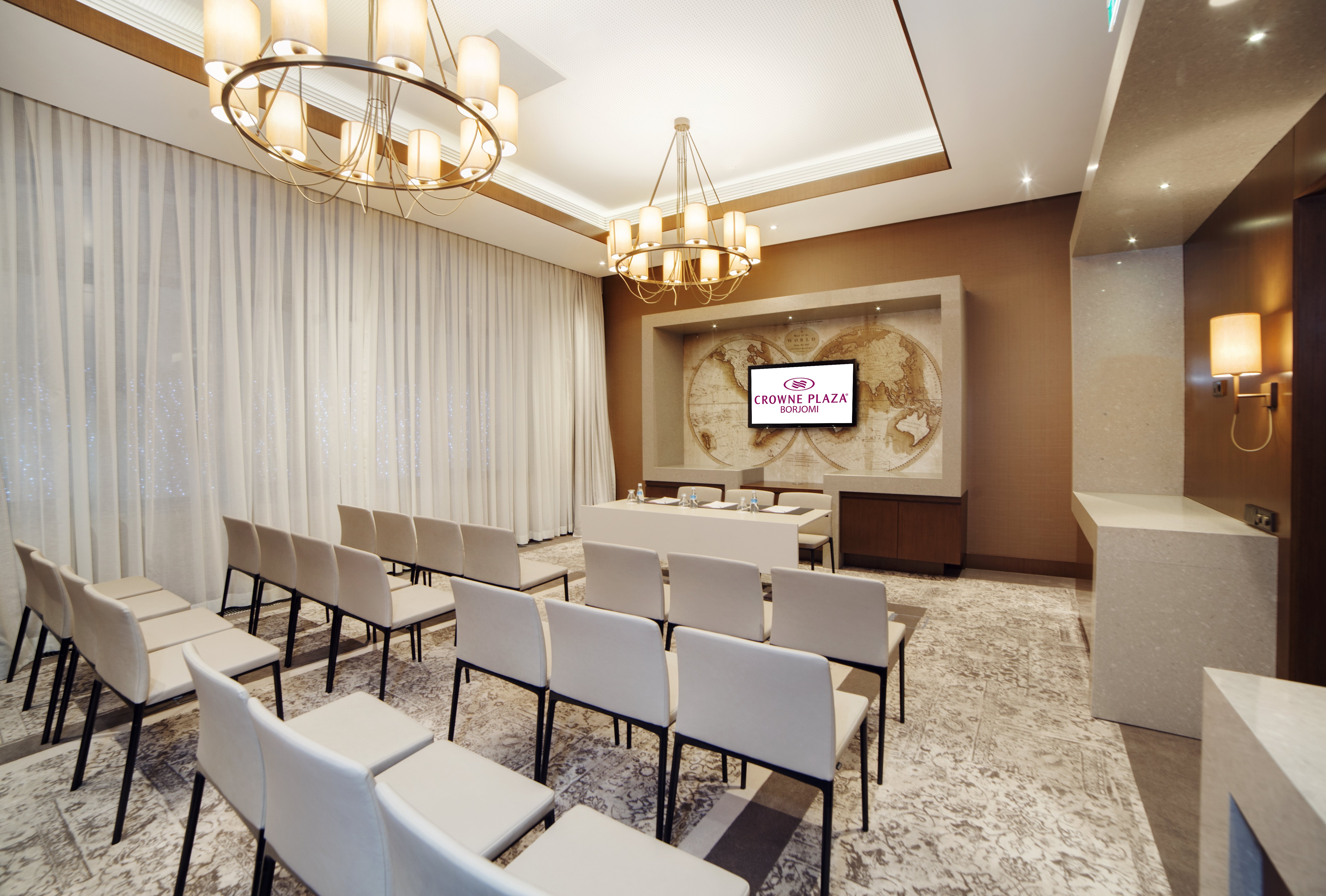 Crowne Plaza Borjomi 66/76