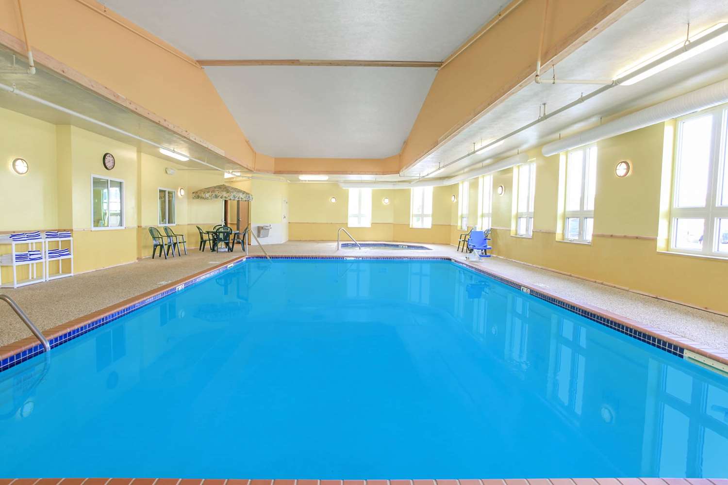 Super 8 by Wyndham Sault Ste. Marie 5/11