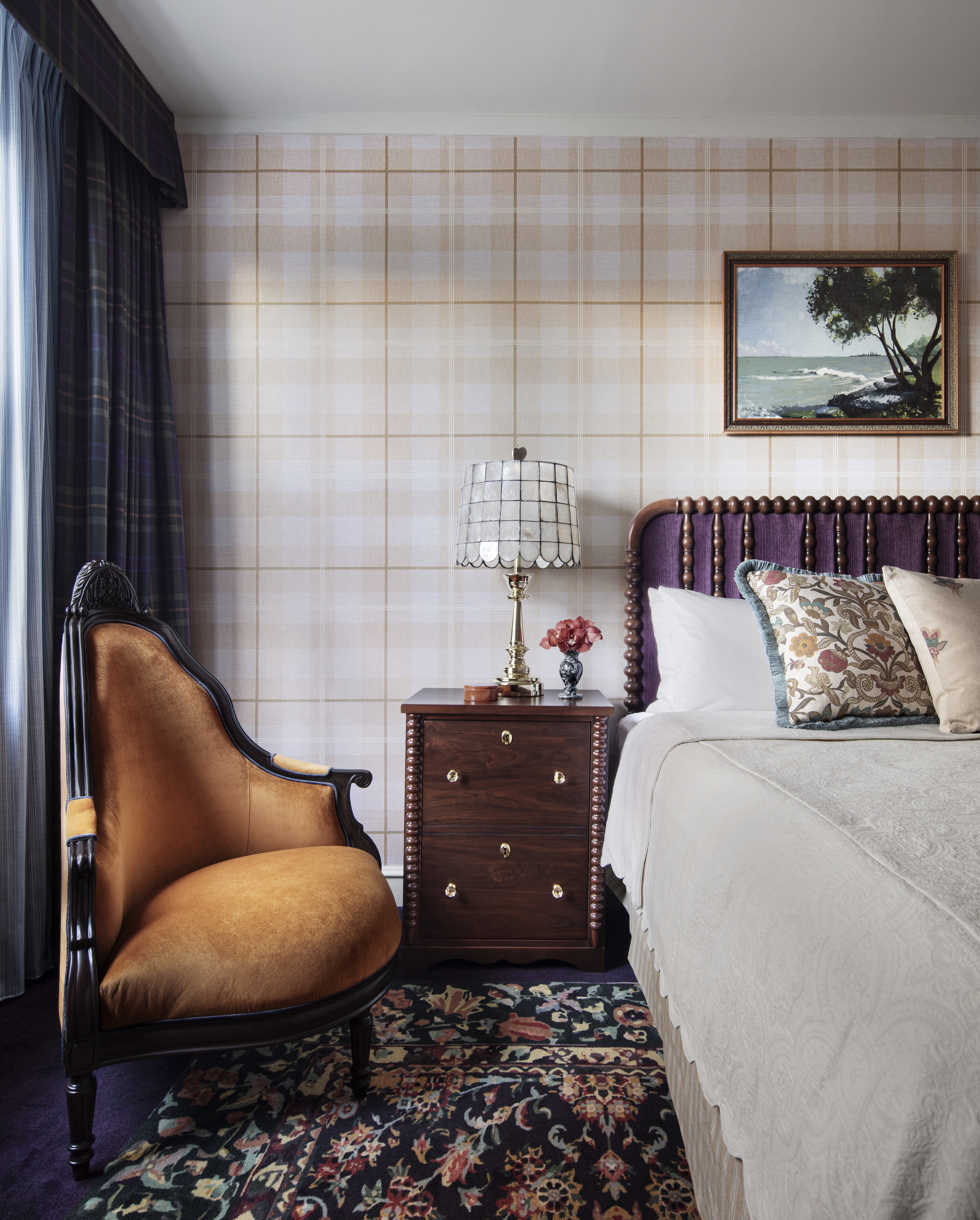 Graduate, King Bed