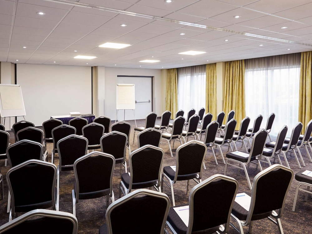 NOVOTEL WOLVERHAMPTON 58/69