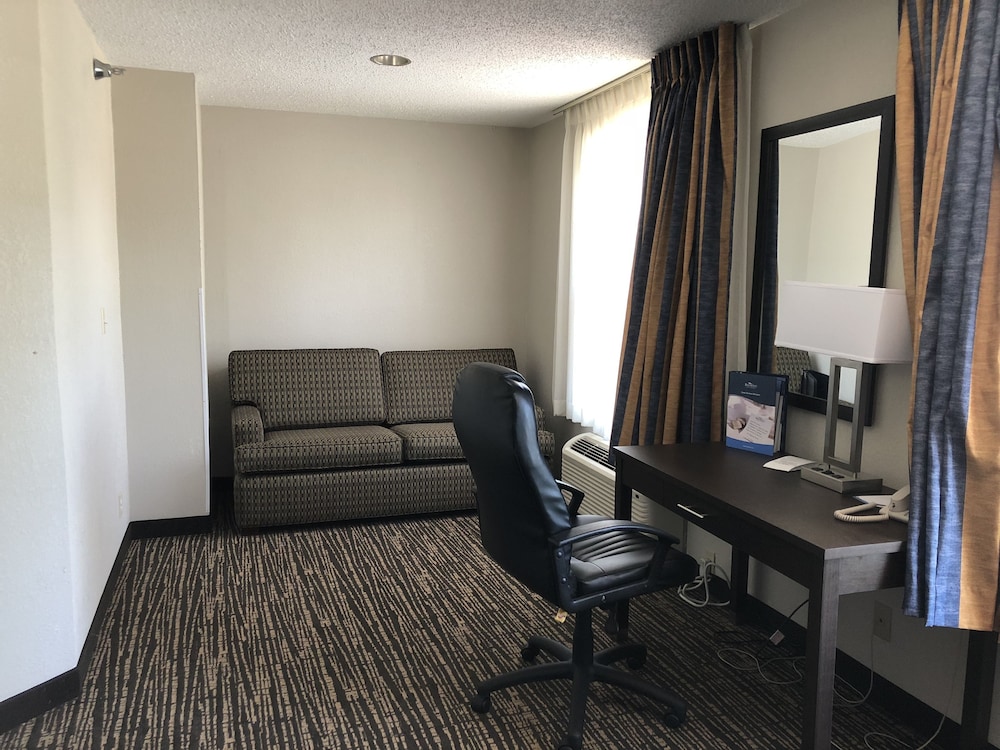 Baymont by Wyndham Washington 42/45