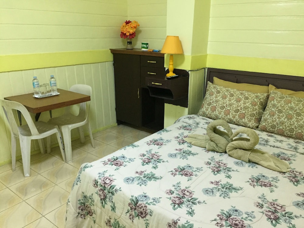 Hayward Travel Inn 25/55