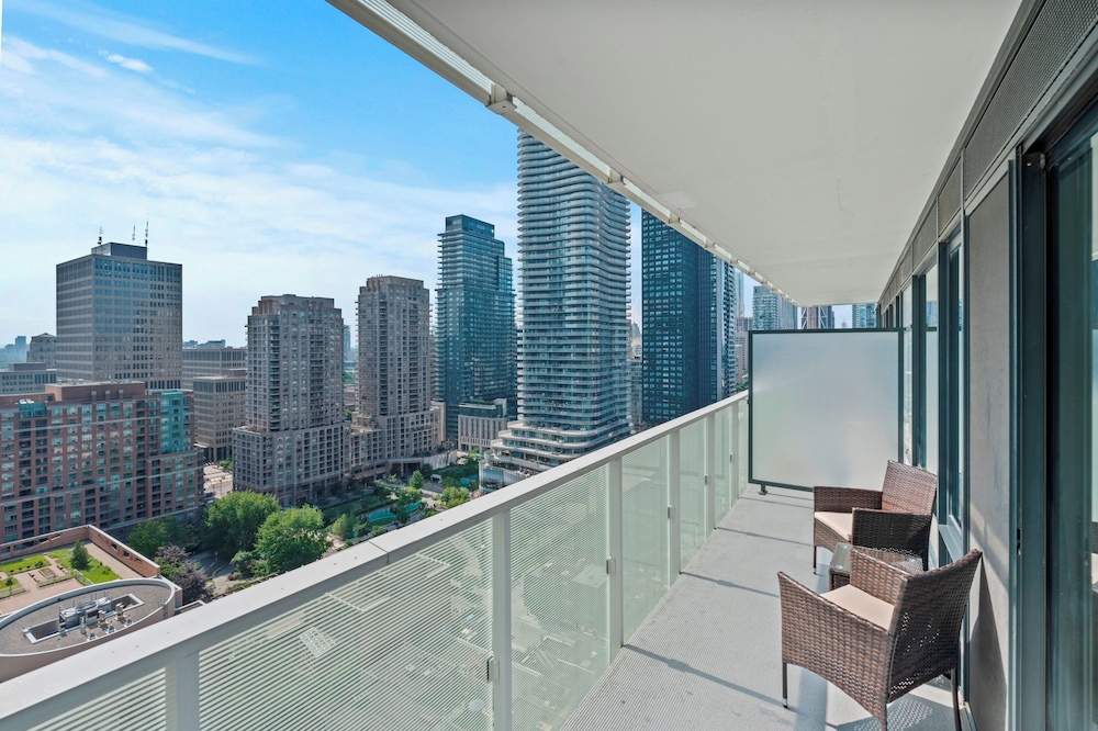 Teahouse Condos in Downtown Toronto 8/50