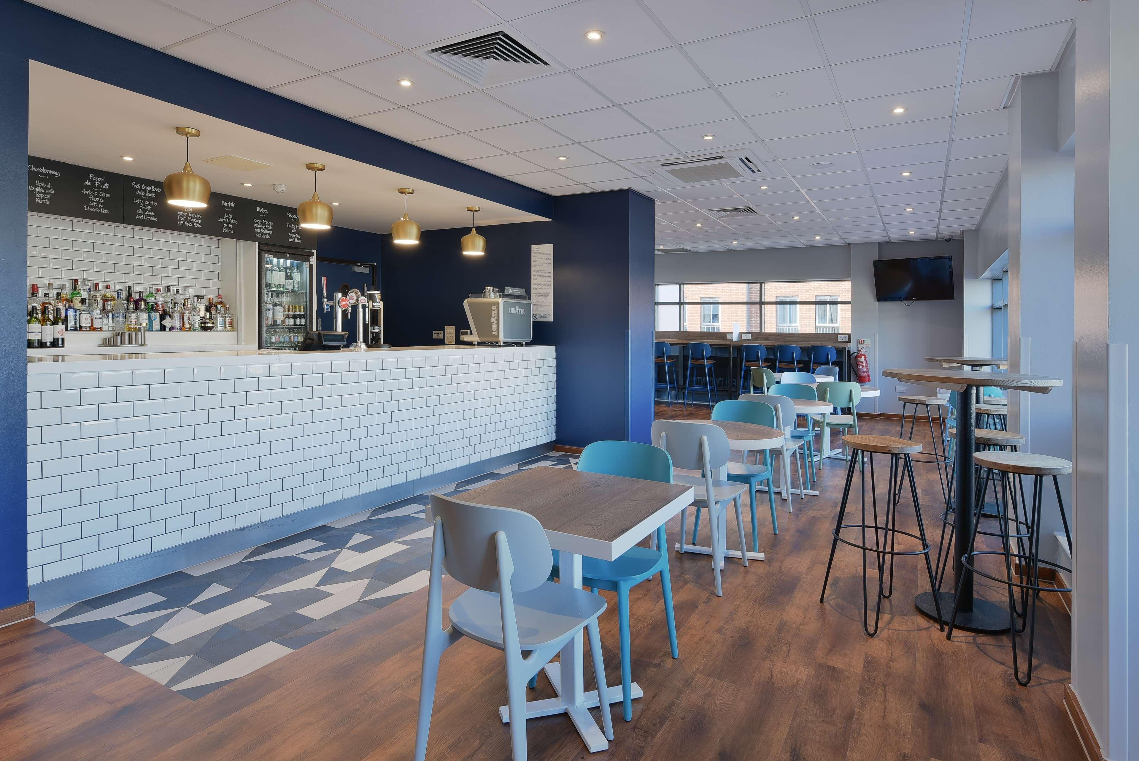 Travelodge Camberley Central 21/29