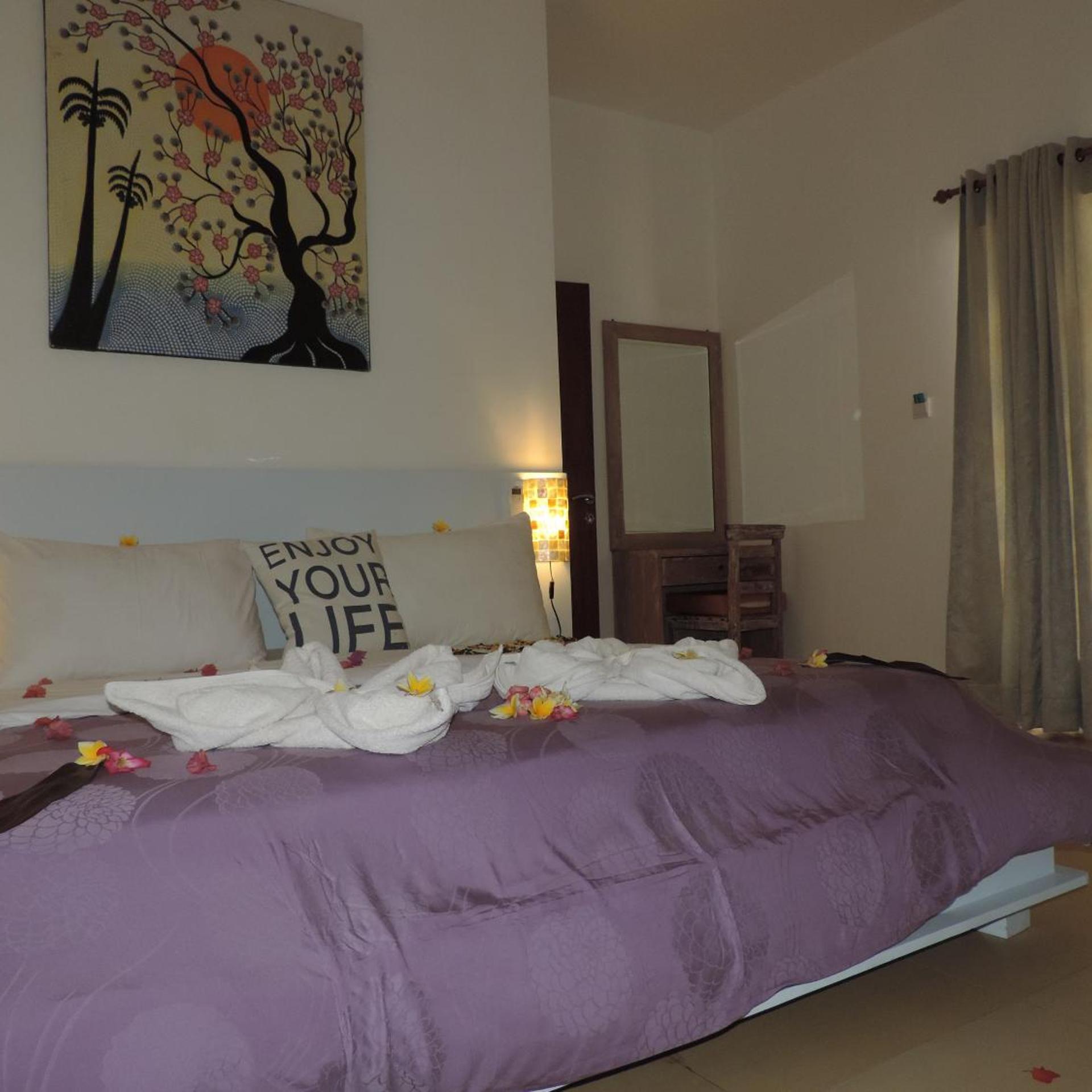 2 Bedrooms, Villa