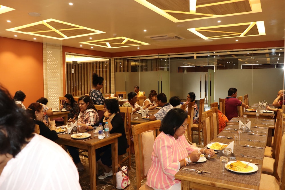 Dhamma Grand Hotel Resort 26/31