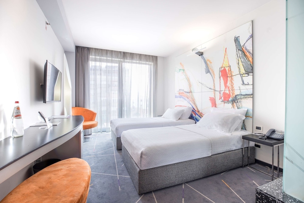 Goldent Tulip Zira Belgrade 7/60