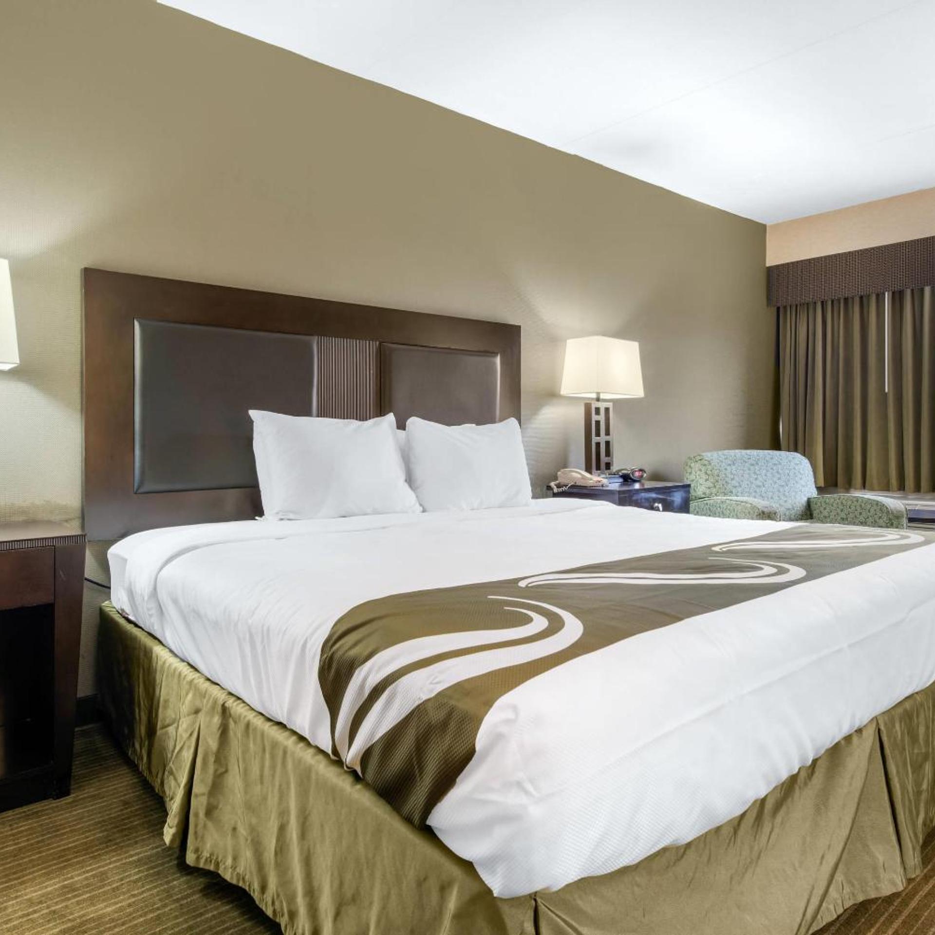 Deluxe, King Bed