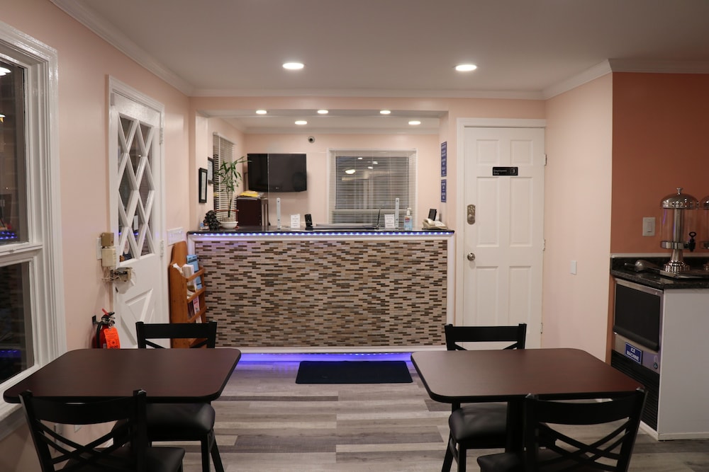 Knights Inn Plainfield 5/25