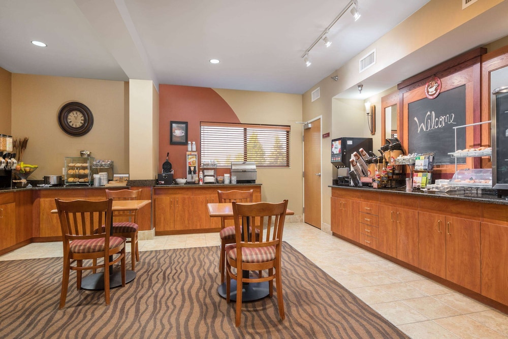 Comfort Inn & Suites Rochester South Mayo Clinic 40/54
