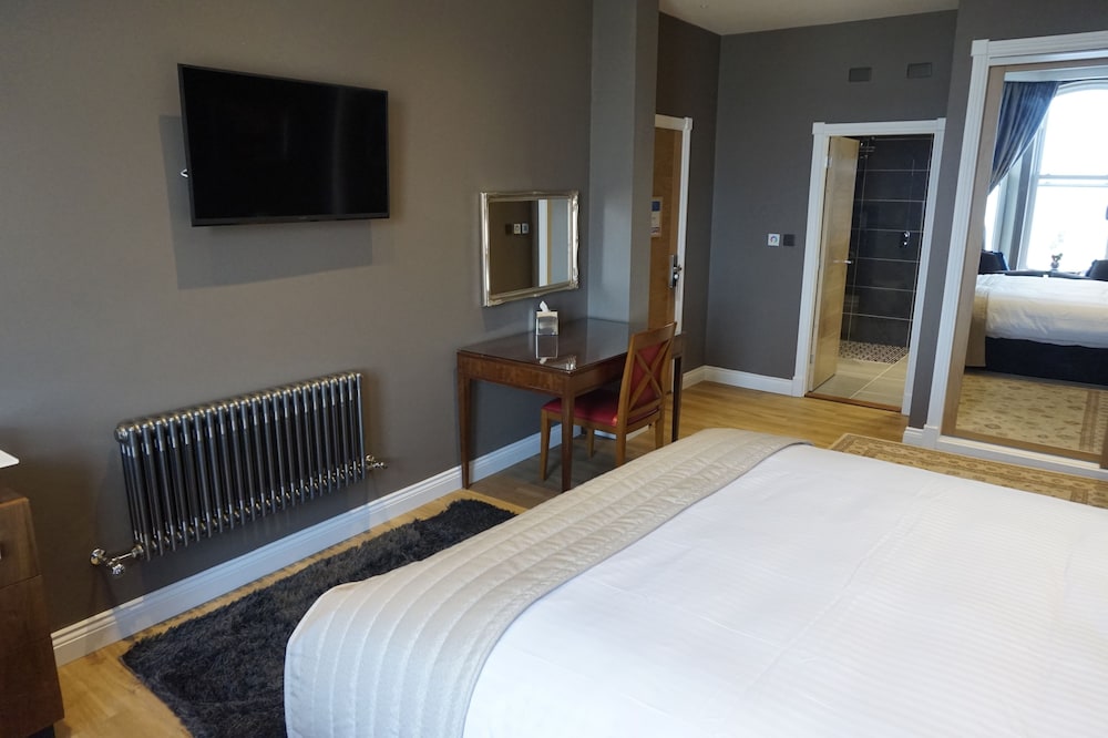 Halvard Hotel 10/50