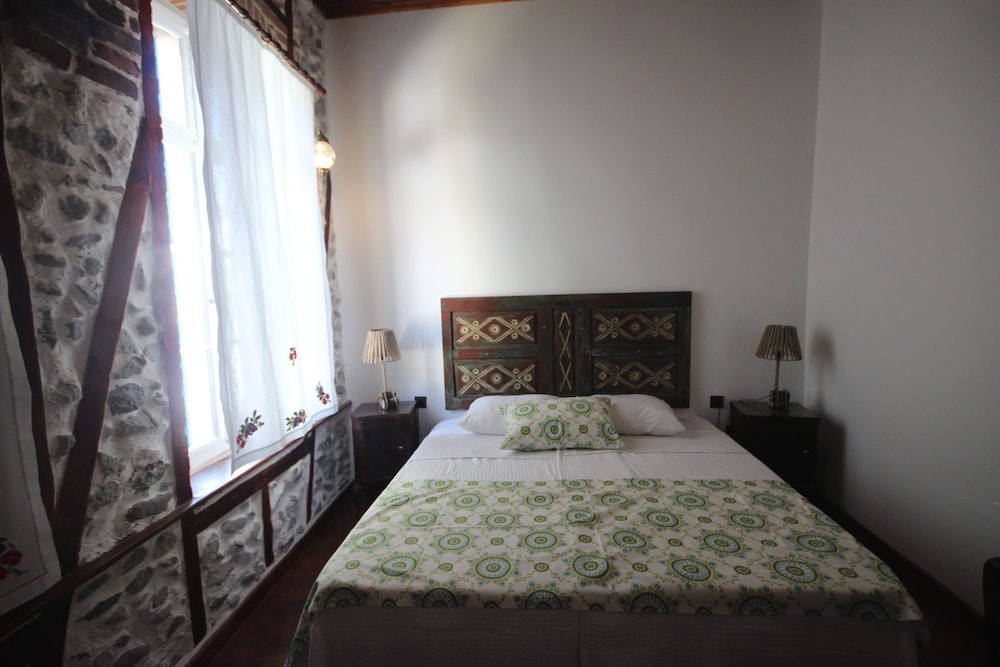 Bergama Tas Konak 8/50