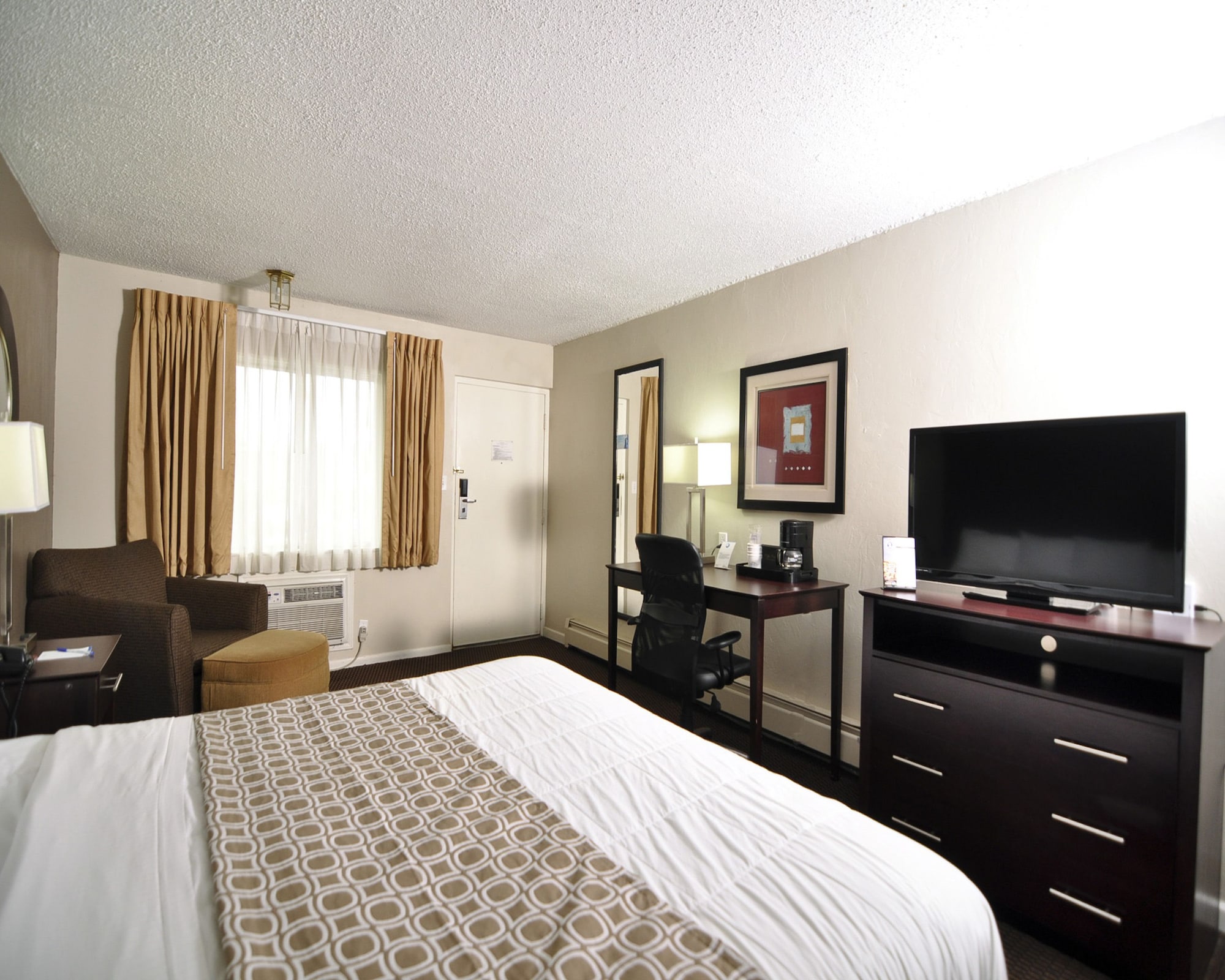 ROOM, KING BED