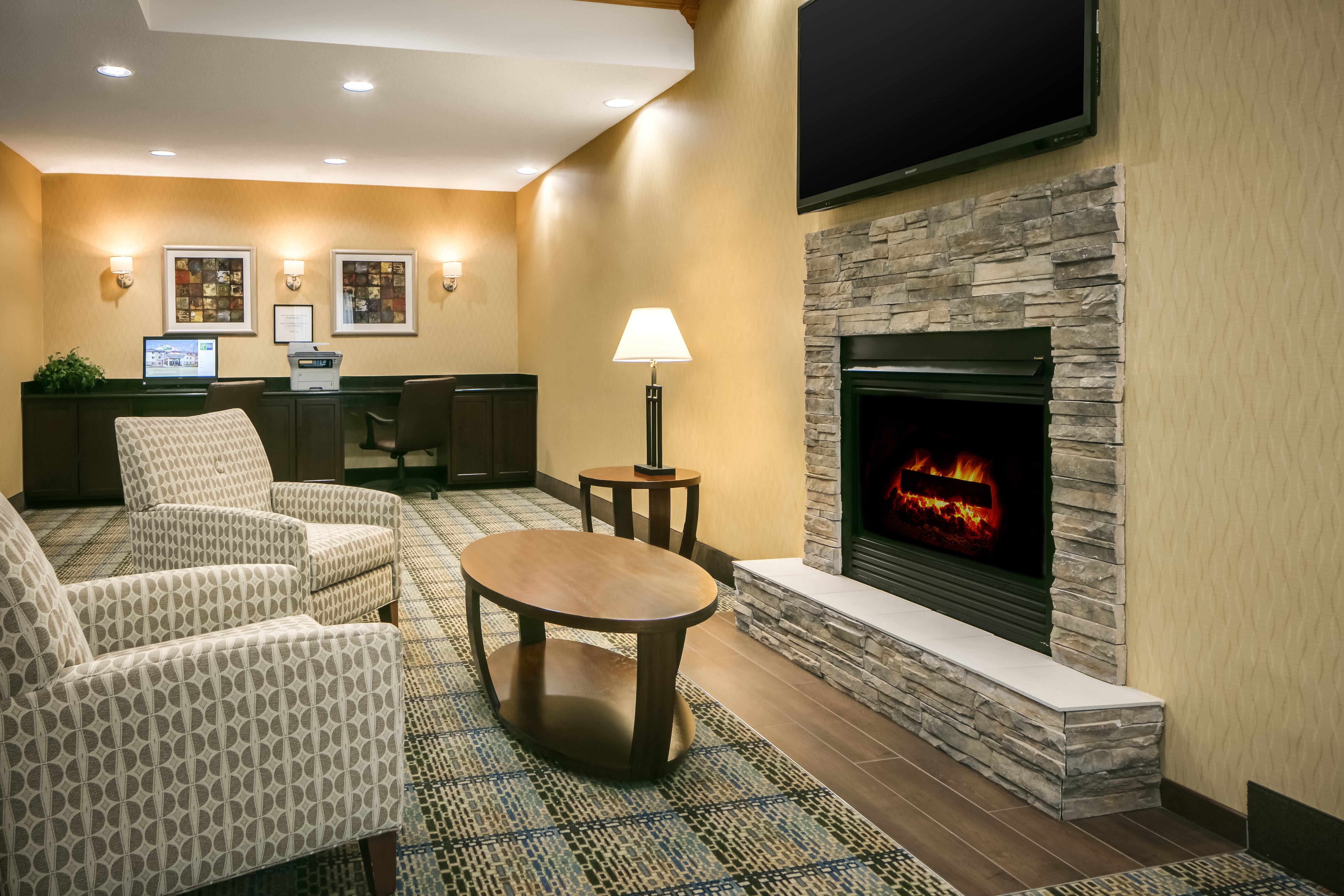 Holiday Inn Express Hotel Suites Clinton 33/50