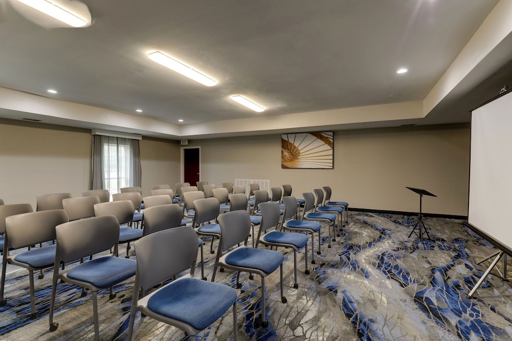 Best Western Plus Las Colinas Inn & Suites 51/58