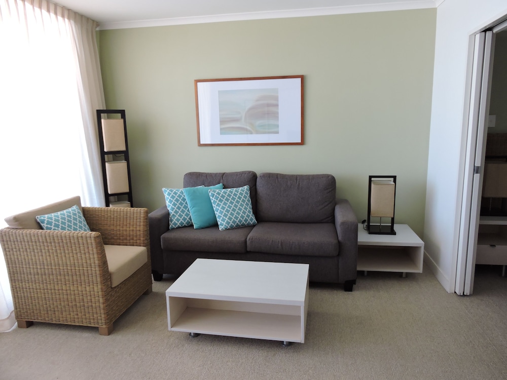 Mantra Ettalong Beach 52/71