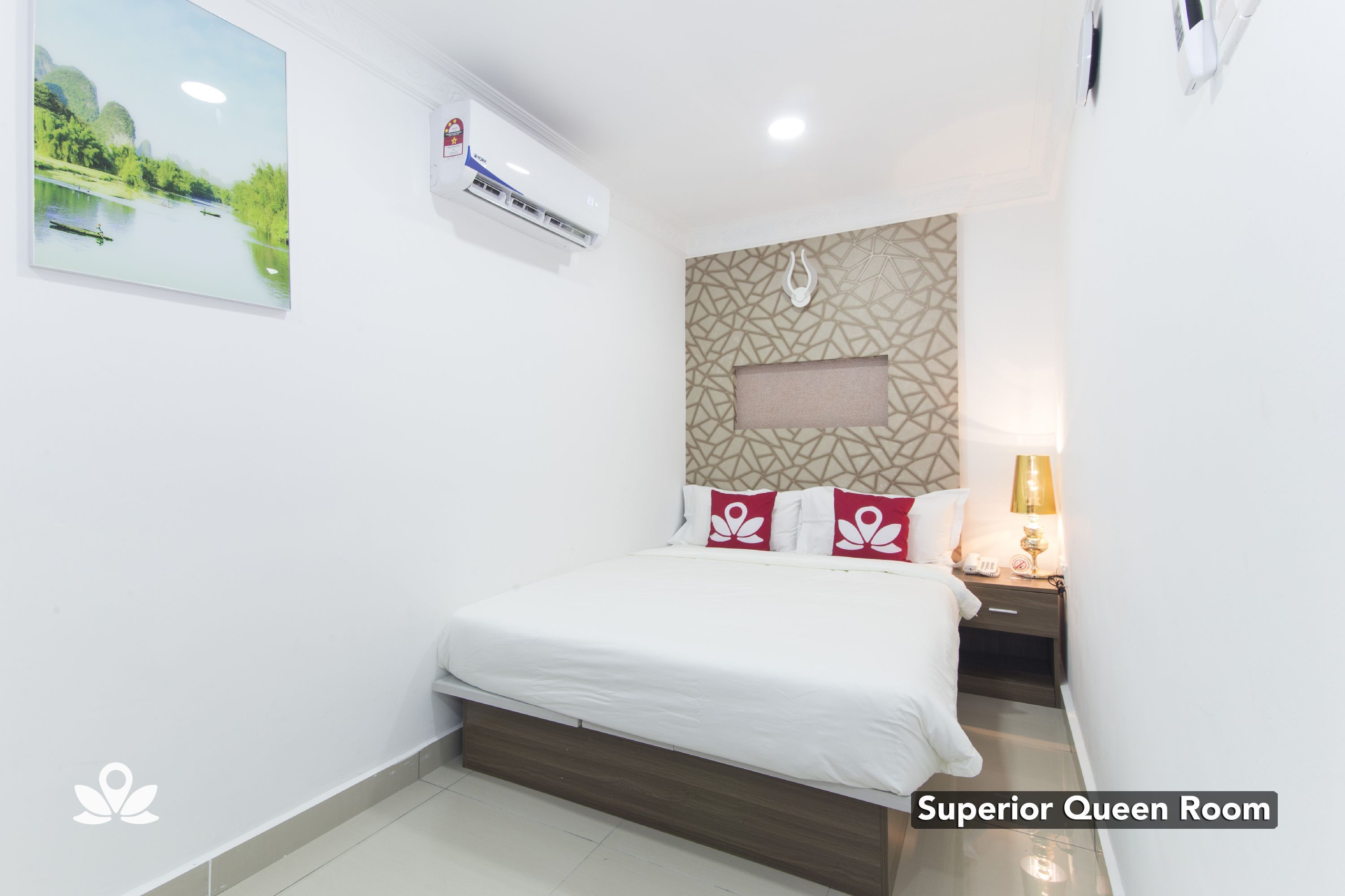 Zen Rooms Poorna Hotel 12/50