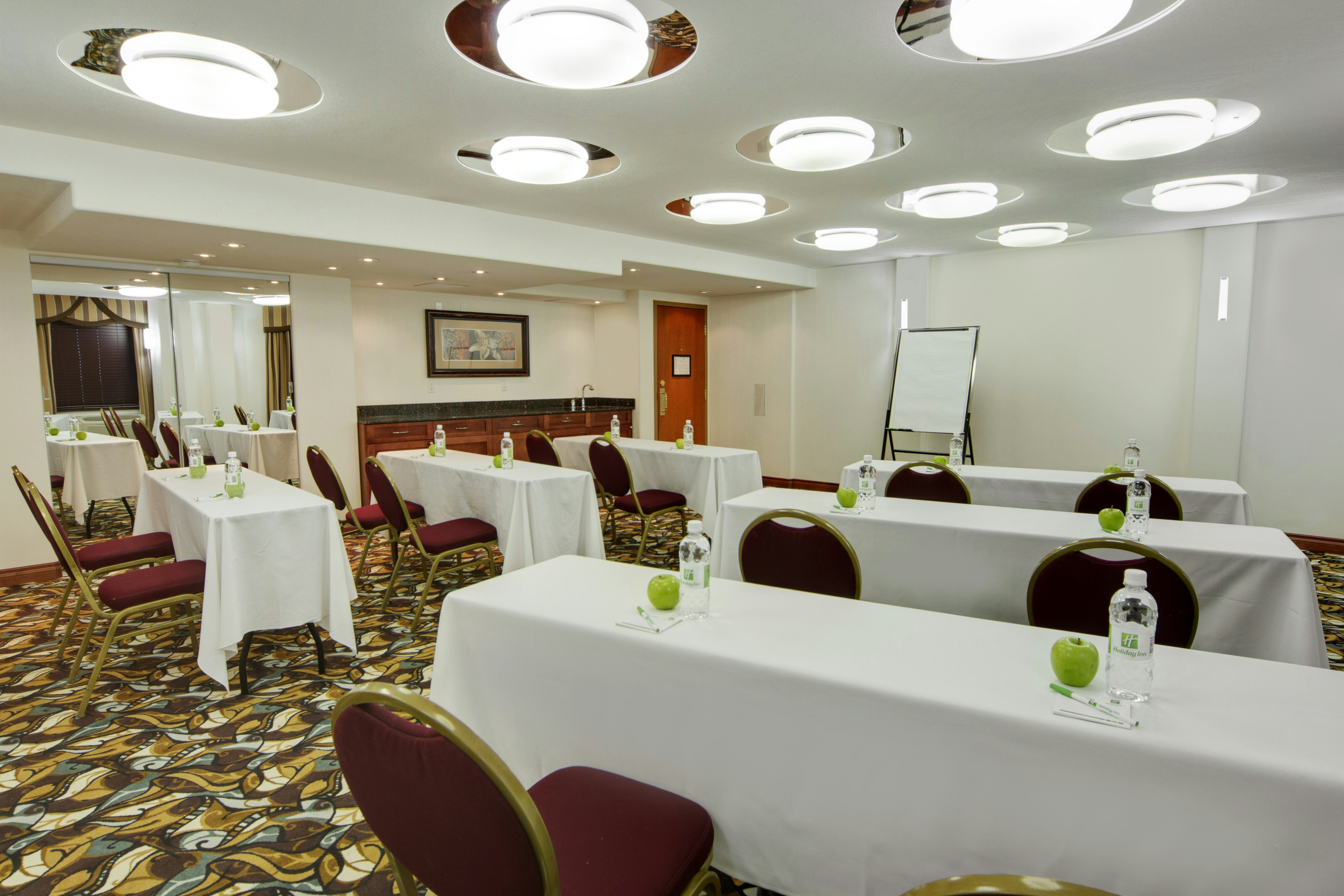 Holiday Inn Calgary- Airport 53/65