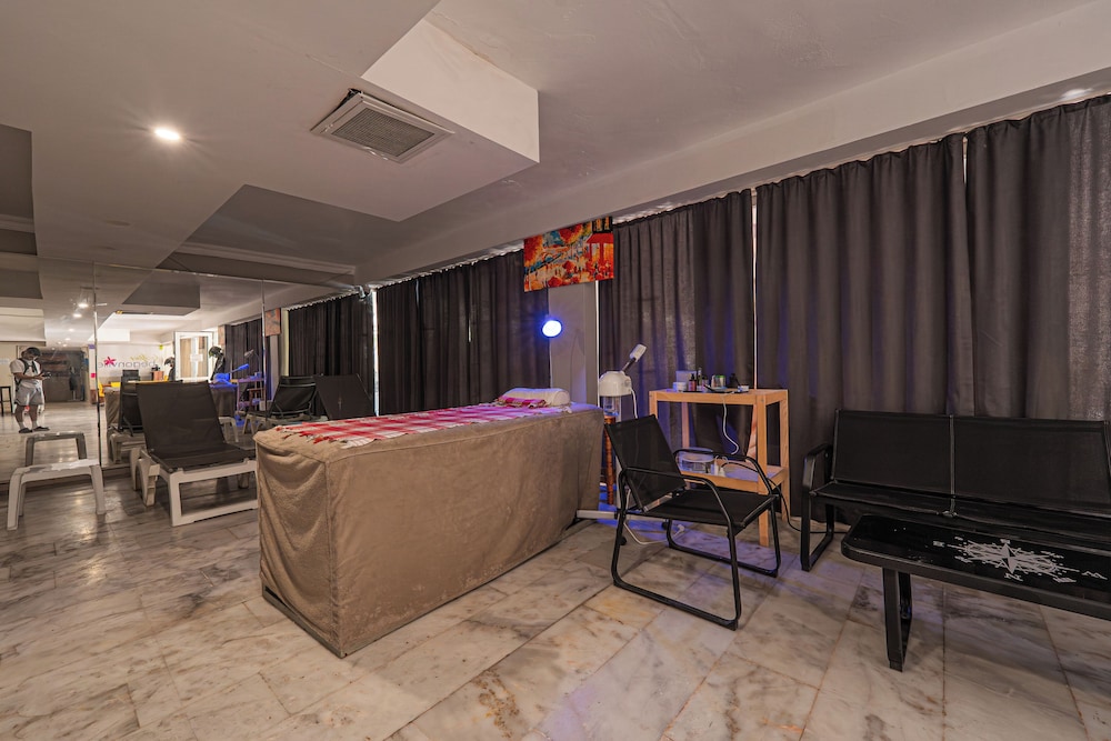 Begonville Hotel 8/50