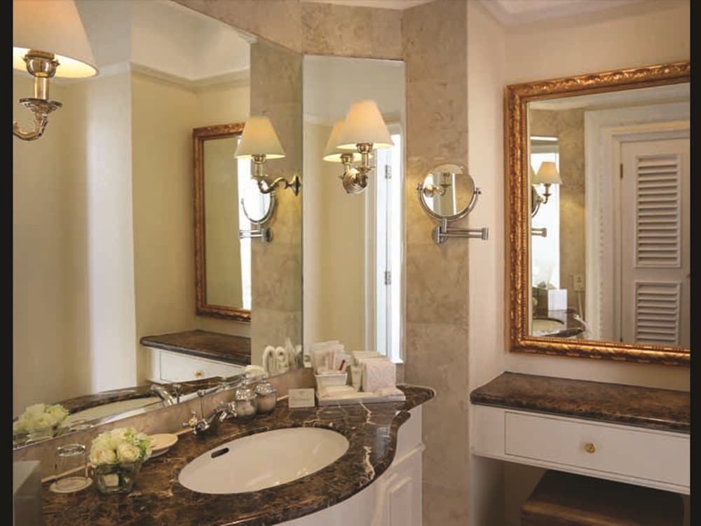 Gran Mahakam Hotel 44/49