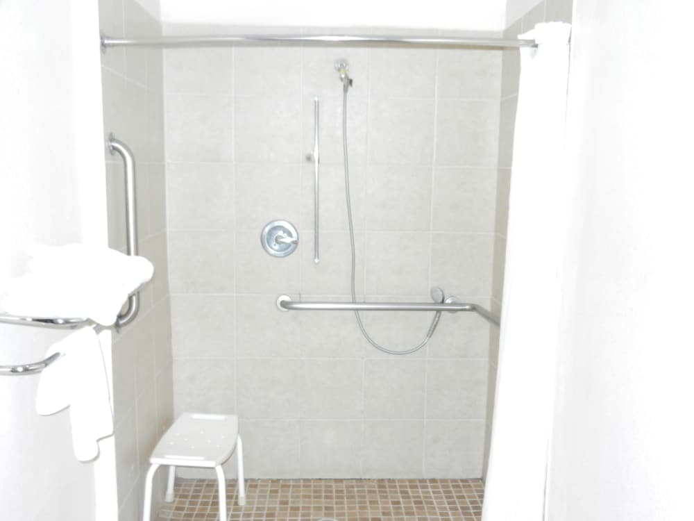 Belleza Inn & Suites Humble / FM 1960 33/36