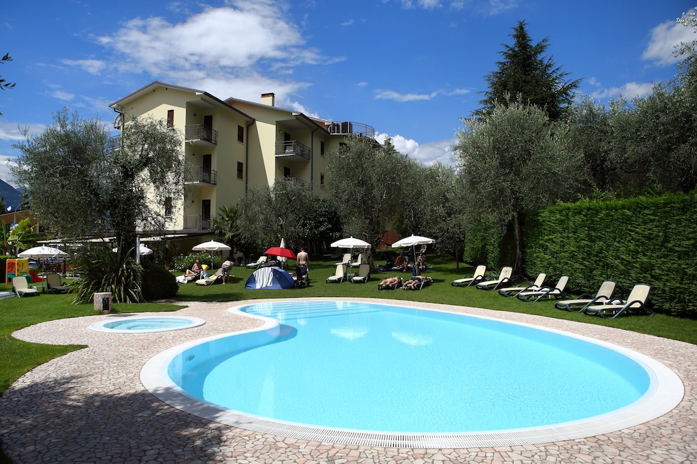 Eco Hotel Benacus 45/50