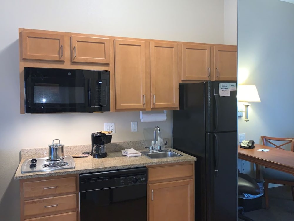 CANDLEWOOD SUITES CRAIG-NORTHWEST 42/70