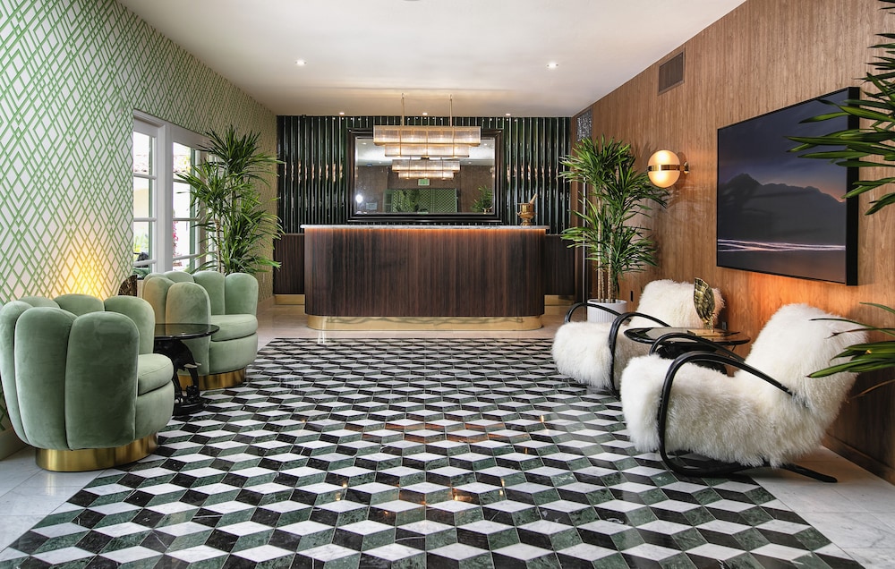 Colony Palms Hotel 6/44