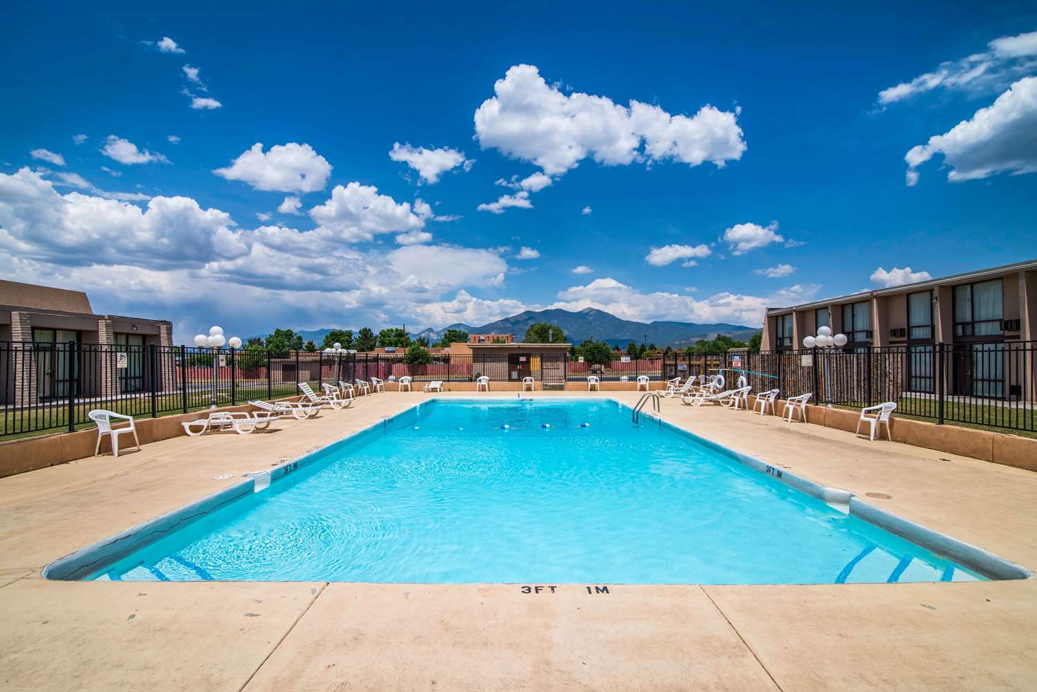 Quality Inn Taos 38/41